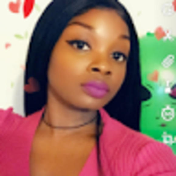 Meet your Posher, Erykah - Picture 1 of 1